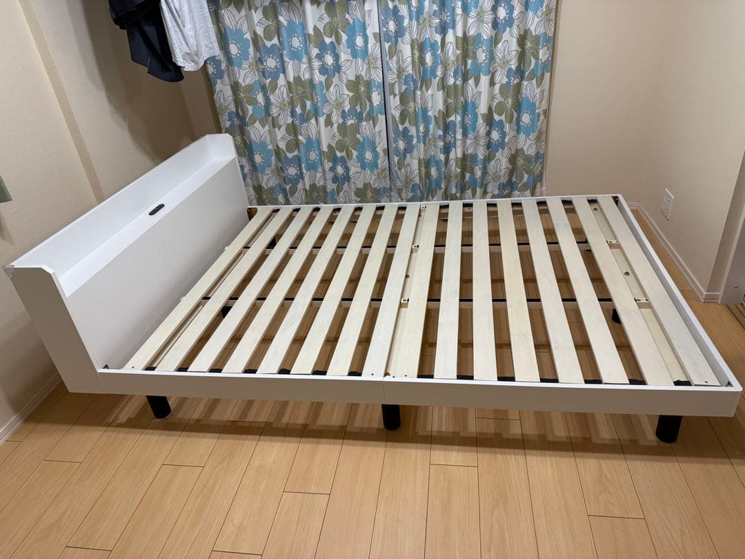 《美品》ニトリ ダブル ベッド ベッドフレーム すのこ 棚付 ホワイト 引取限定