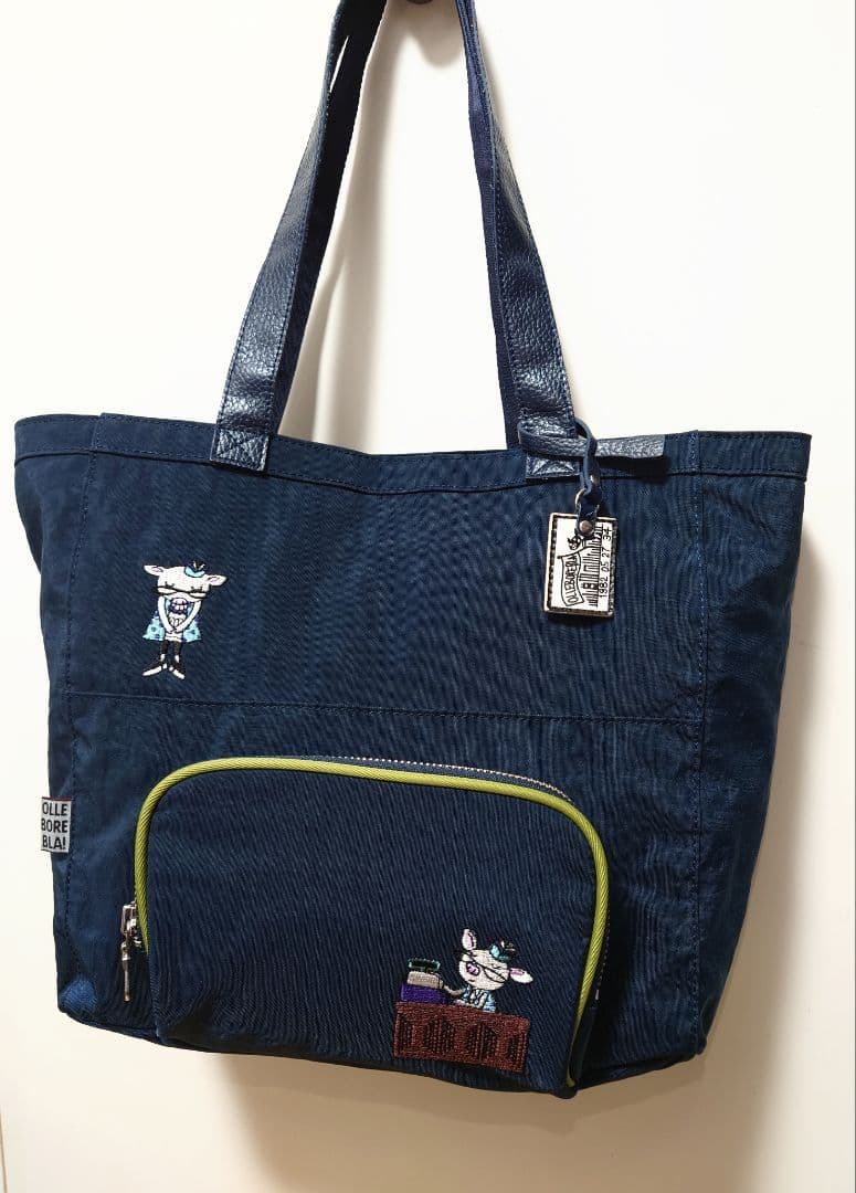 【Alberobello】トートバックブタさん刺繍/チャーム付/ネイビーA4