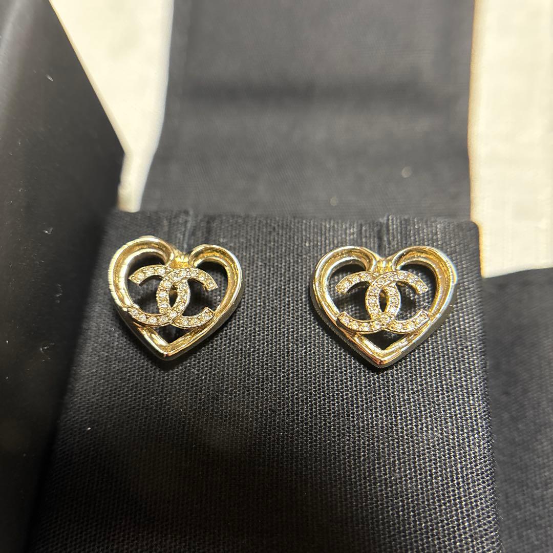 CHANELシャネル　ハートピアス23C