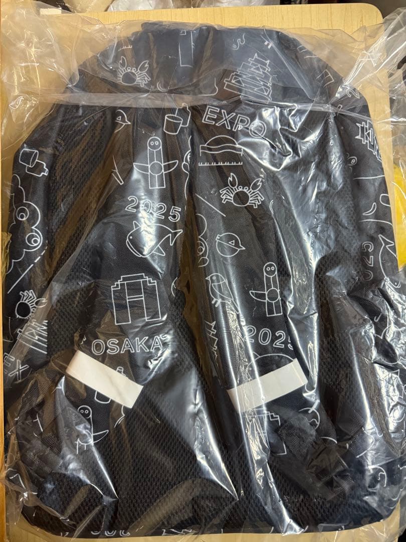 【最安値☆】大阪関西万博　ミャクミャク　リュックサック　総柄　ネオン柄