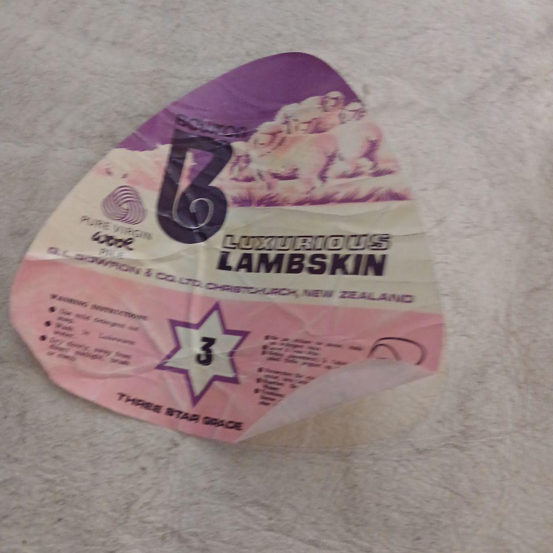 Luxurious Lambskin ラグ ベージュ ムートンA