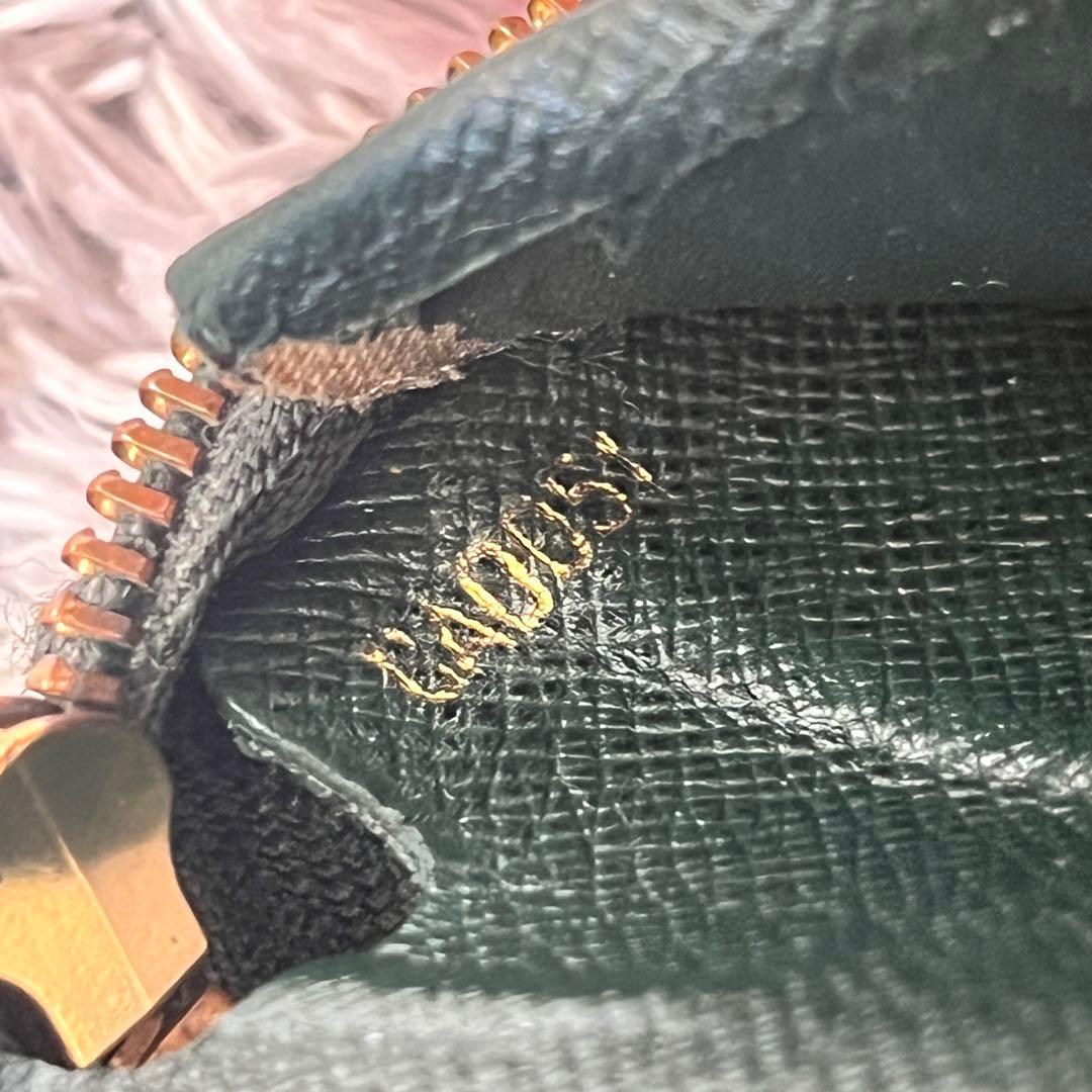 ルイヴィトン　ポルトビエモネジップ　タイガ　折り財布　ラウンドジップ　グリーン