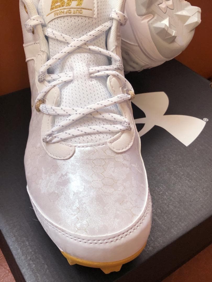 新品2026年USA国内限定アンダーアーマー野球ハーパー8MidRm28.5cm