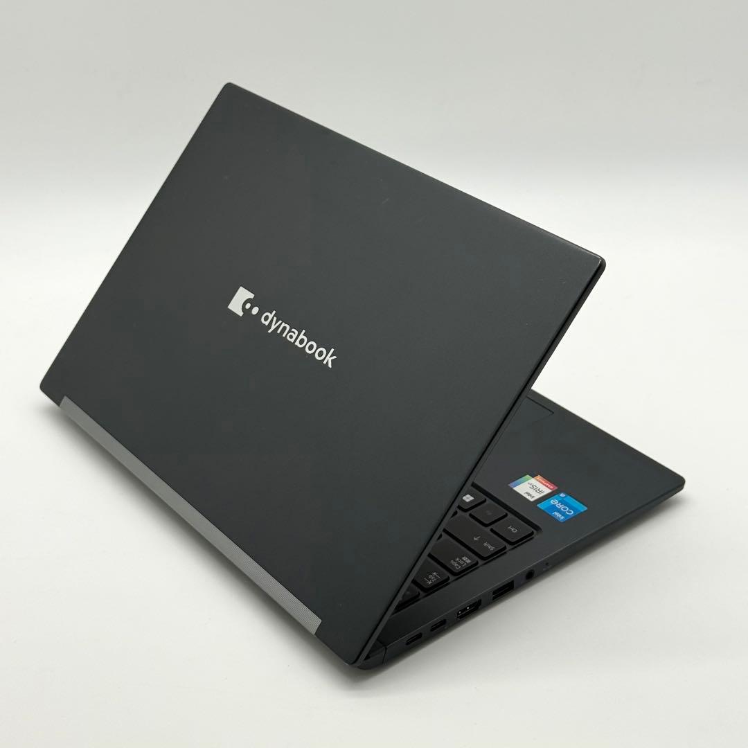東芝 dynabook 11世代i5 16GB SSD256 小型軽量 高速静音