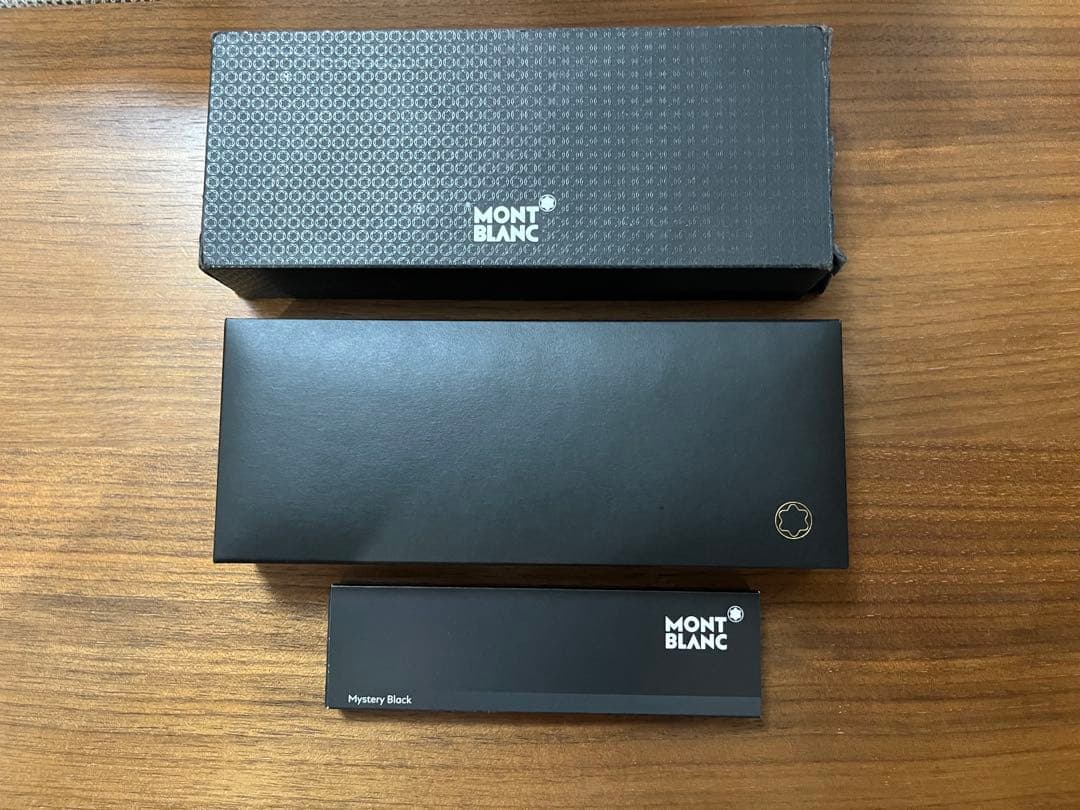 MONTBLANC ボールペン ケース 替え芯付き❗️