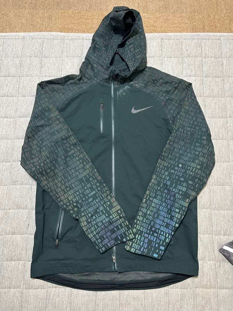 ナイキランニングジャケット 最終値下げ