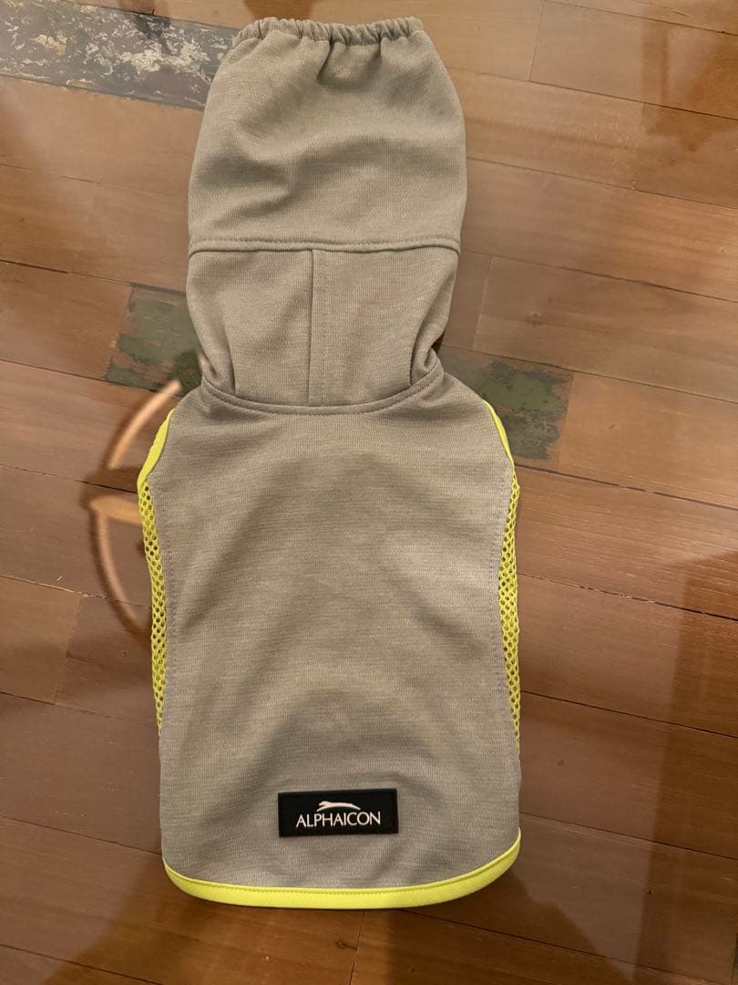 ALPHAICON クールスヌード入れ付き犬服 グレー