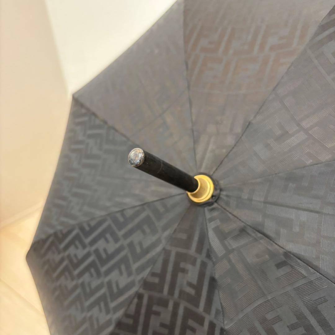 ⭐️正規品　FENDI　フェンディ　長傘　雨傘　FF ズッカ柄　木製　イタリア製