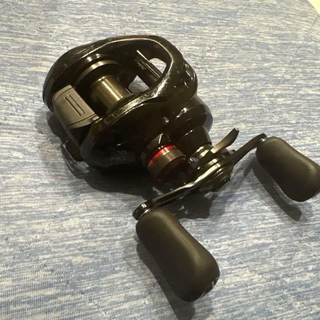 17スコーピオンDC 100HG シマノ　リール