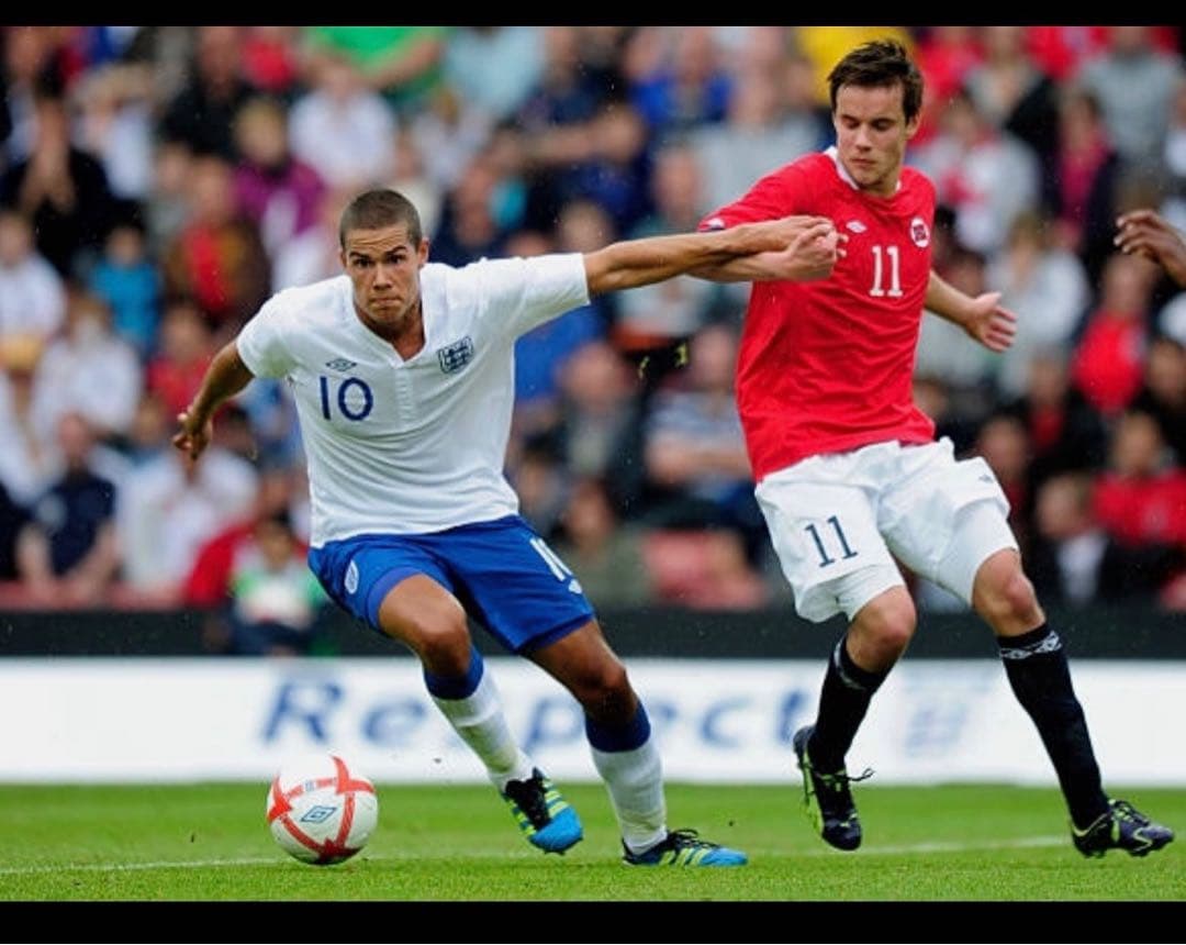 Umbro イングランド代表 ルーニー長袖新品未使用タグ付　XL