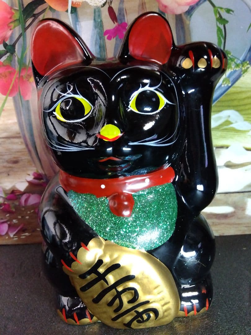 とても可愛い黒猫の招き猫 貯金箱。mykkzmまとめ売り4個。