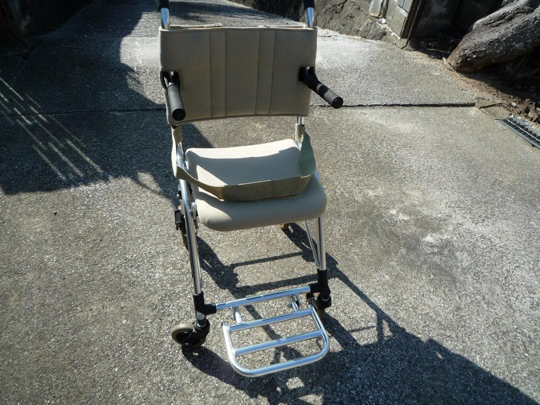 美品　軽量コンパクト折り畳み携帯車いす　ＭＶ-2　松永製作所（送料込）