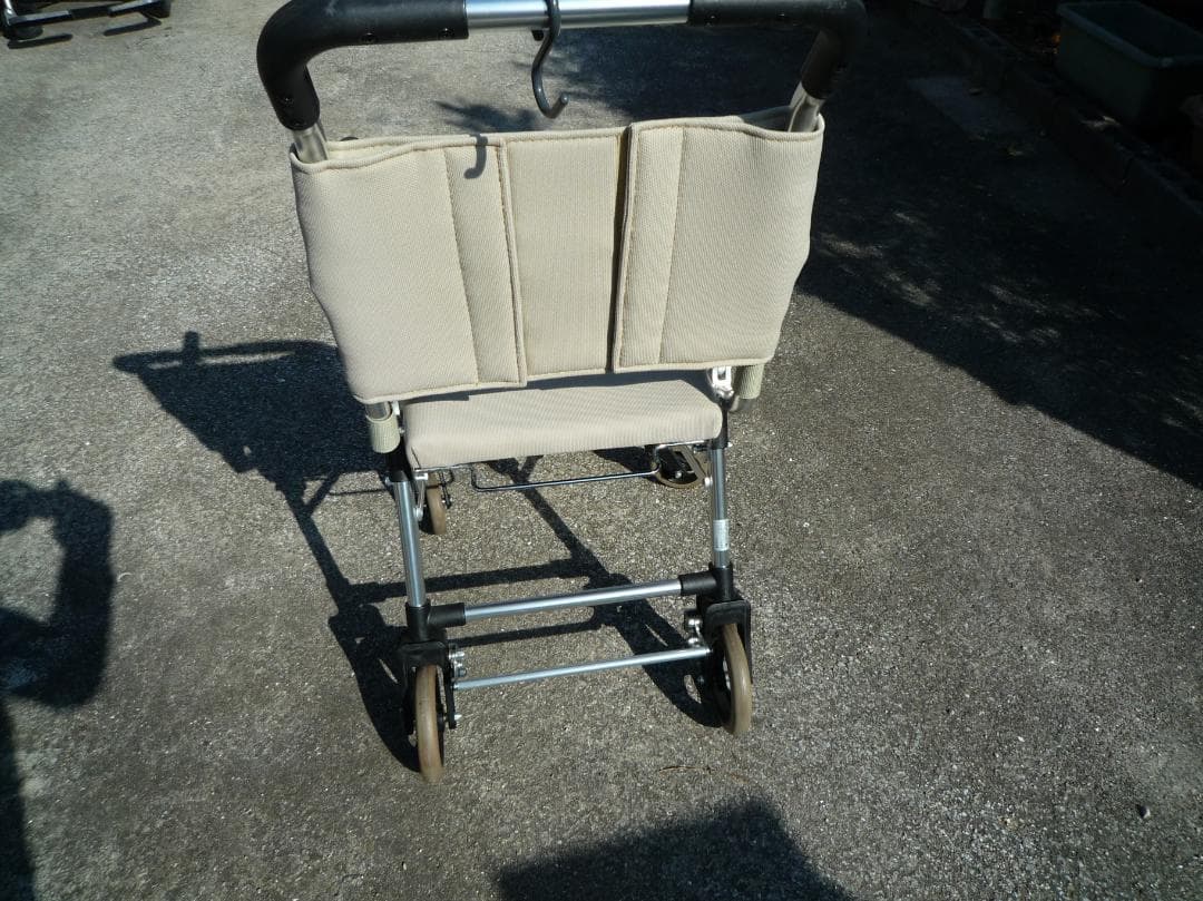 美品　軽量コンパクト折り畳み携帯車いす　ＭＶ-2　松永製作所（送料込）
