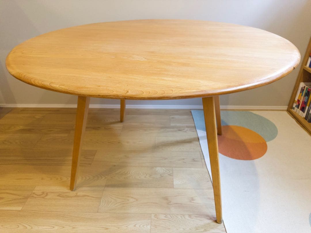 アーコール(Ercol)のドロップリーフテーブル(バタフライテーブル)