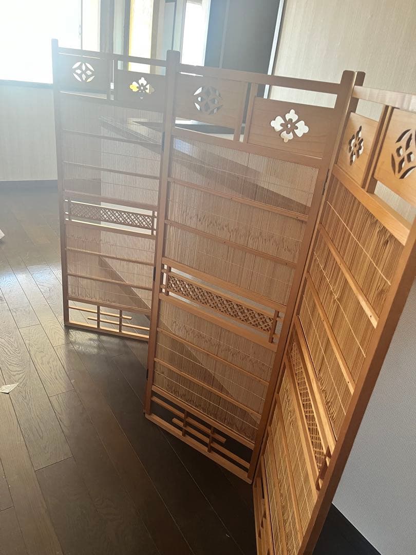 木製間仕切り 伝統的な和風デザイン