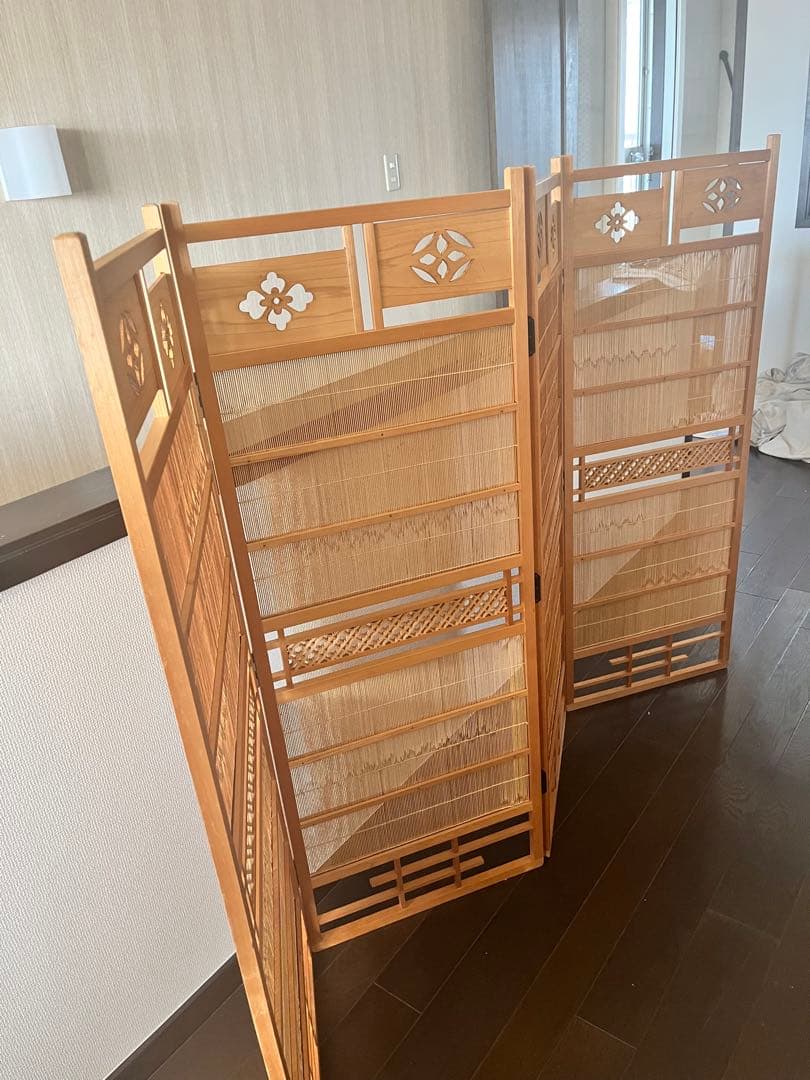 木製間仕切り 伝統的な和風デザイン