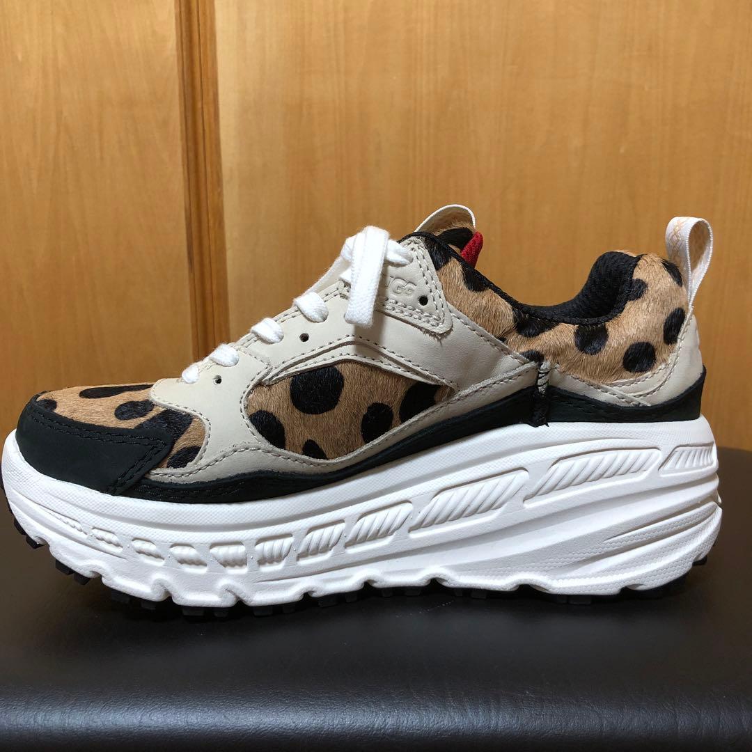 ugg×atoms 別注　CA805 チーター　23.5cm