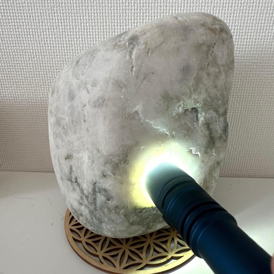 【特大】糸魚川翡翠　1508g！　うっすらラベと一部に翠　水石