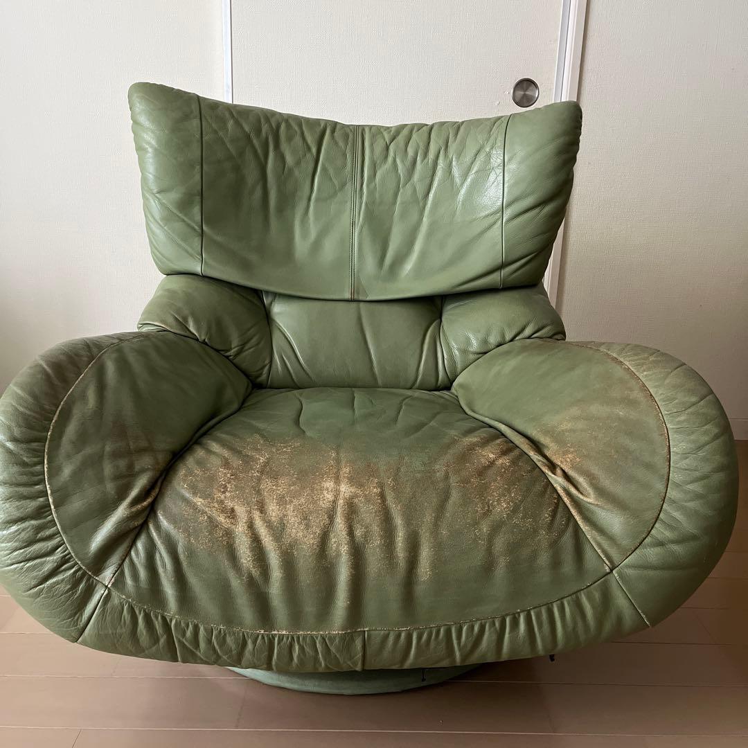 カリモク　緑色 レザー 回転式ソファ　たのめる便　送料込み　匿名発送
