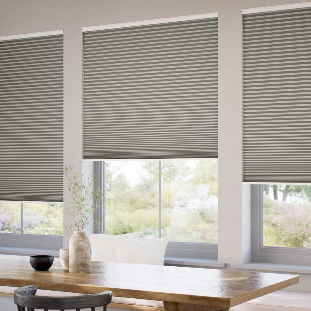 【値下げ】未使用　ハニカムシェード　グレージュ　106.5×177