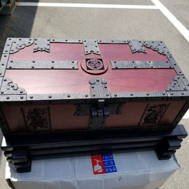 近代製の素晴らしい千両箱 工芸品 珍しいです。