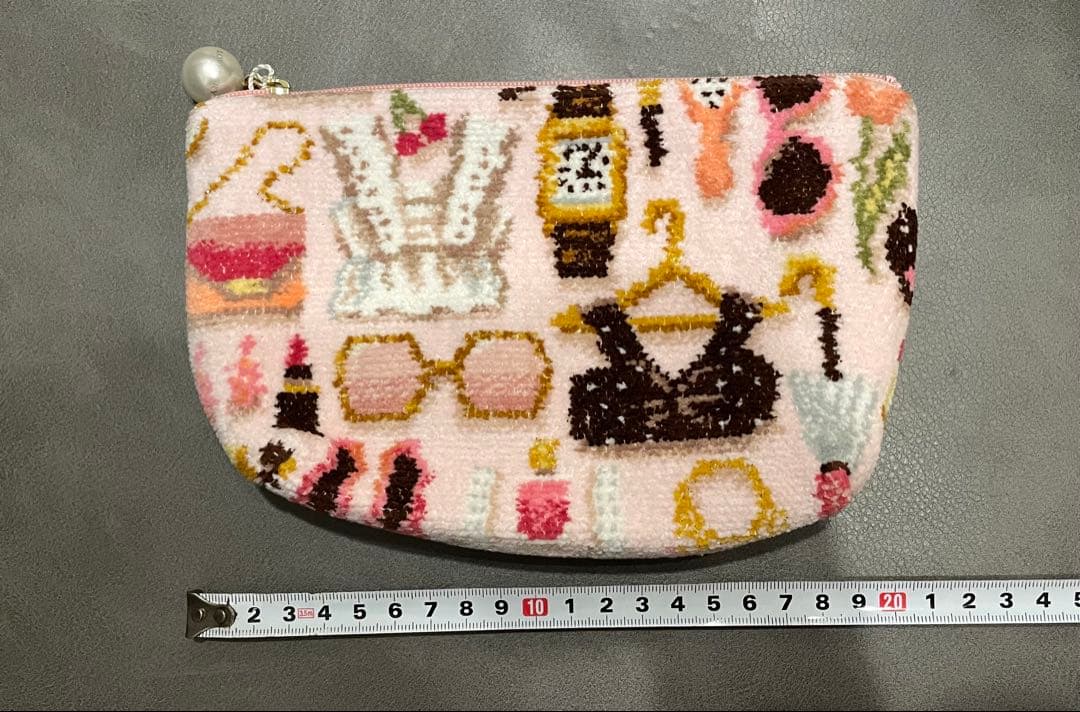 メゾンドニコル　ラブラリー LOVERARY コスメポーチ　フェイラー