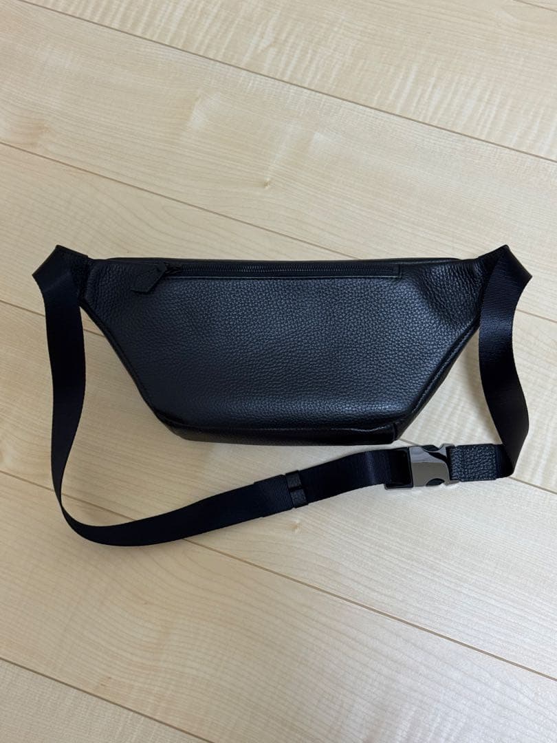 HushTug ハッシュタグ カーブドボディバッグ ブラック 姫路レザー