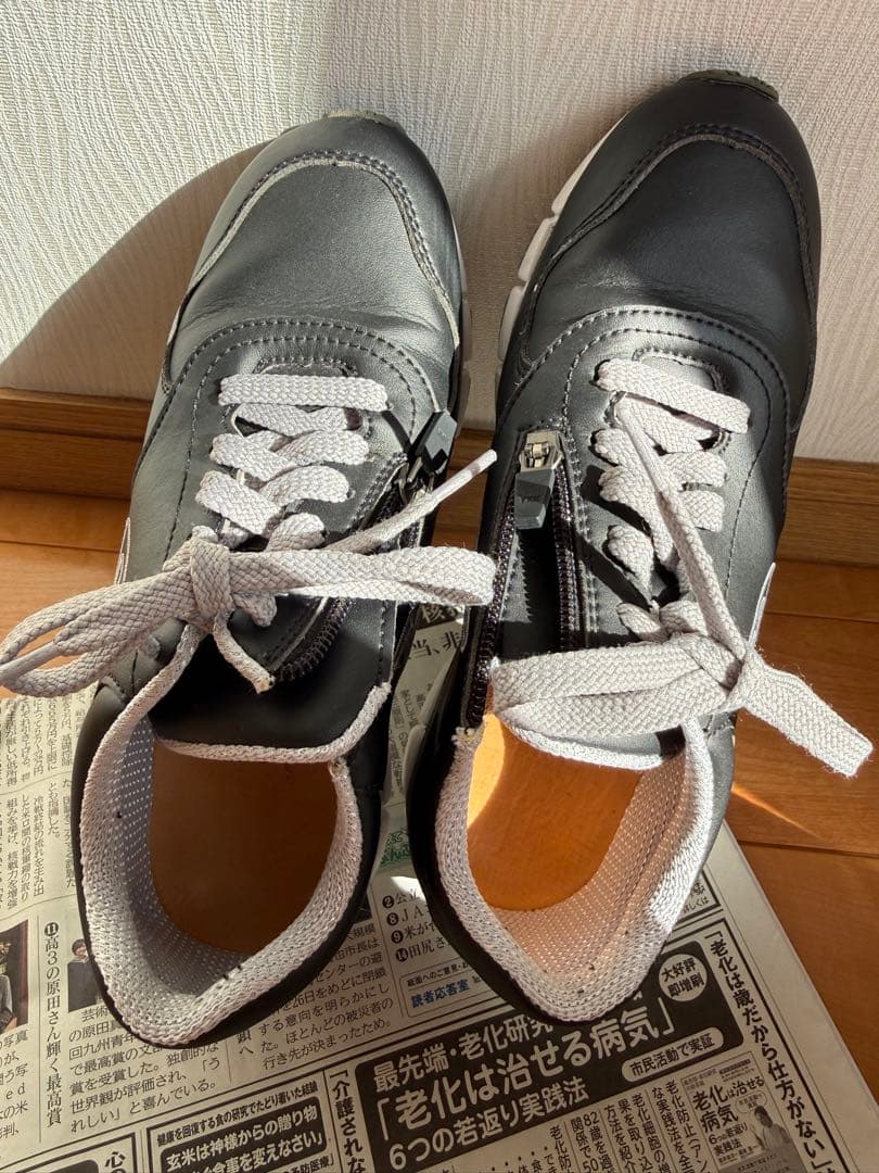 BENESU ジッパー付きスニーカー 22.5mm ブラック