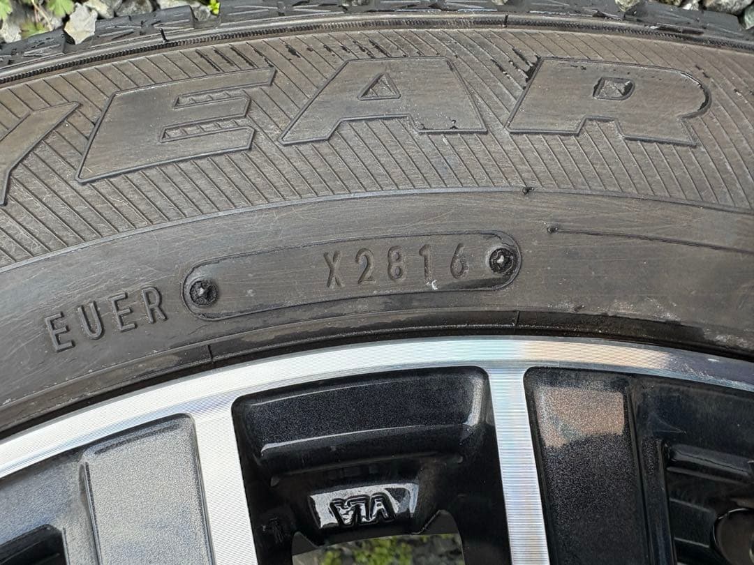 訳あり215/60R17 スタッドレス+ホイールセット