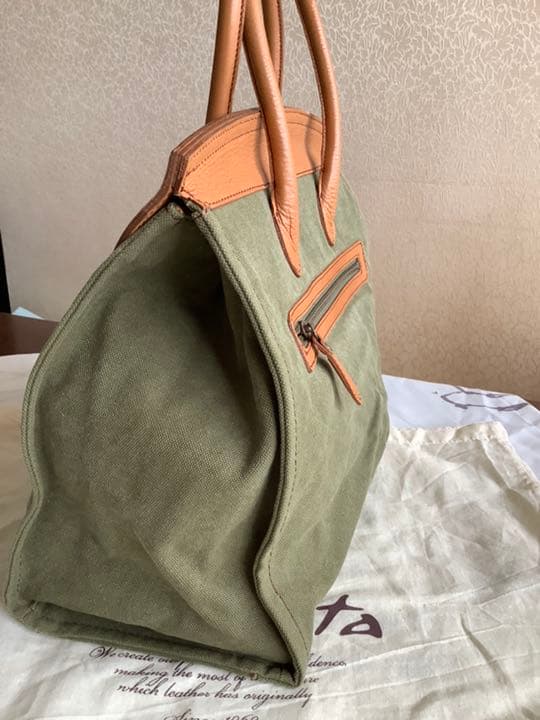 Dakotaのキャンパス生地で出来たお洒落な旅　bag