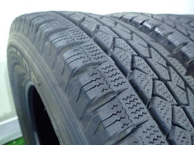 B1028【送料無料】スタッドレスタイヤ 195/80R15 4本セット