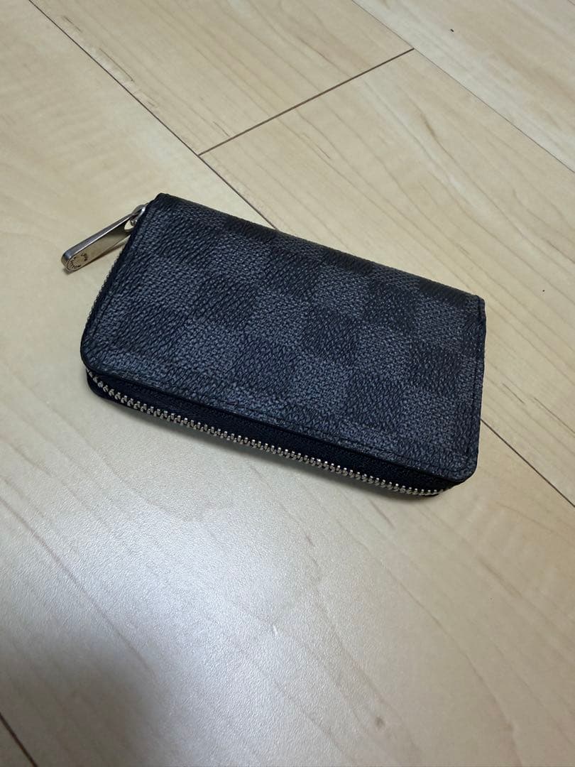 LOUIS VUITTONダミエグラフィット ケース ジッパー