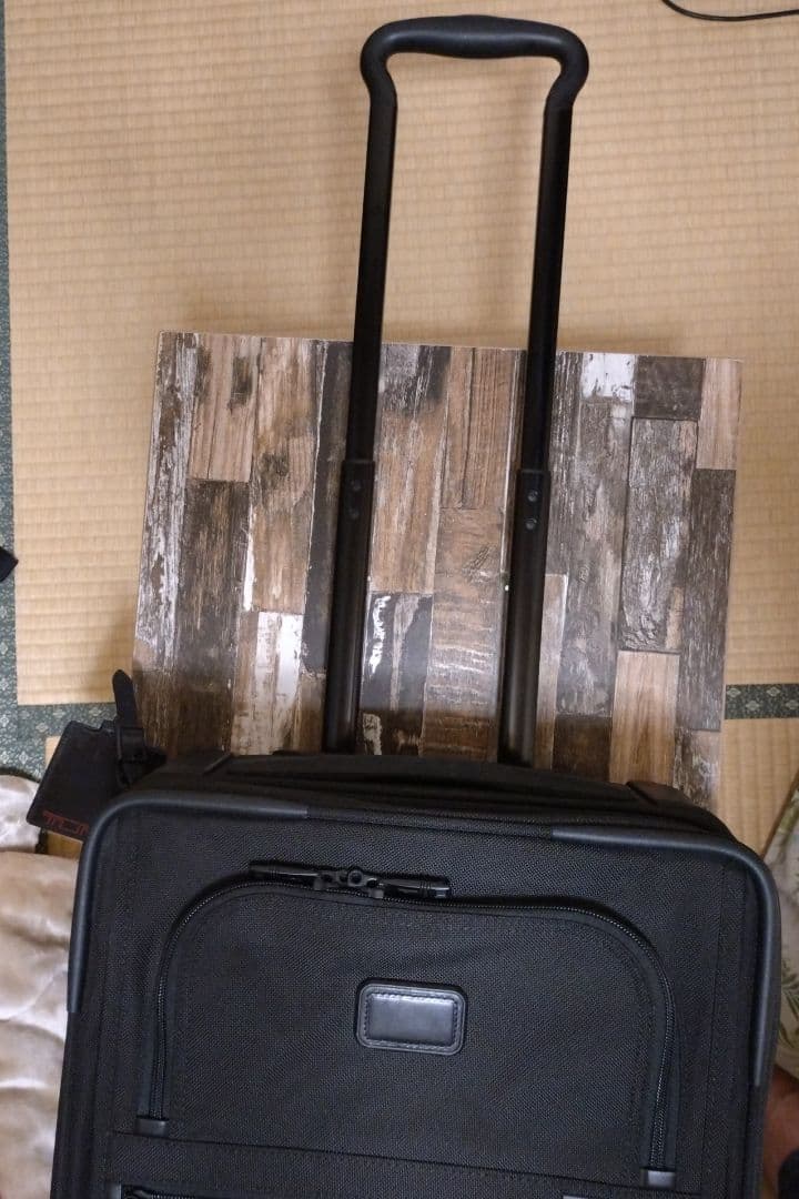 キャリーバッグ　Tumi 機内持込サイズ