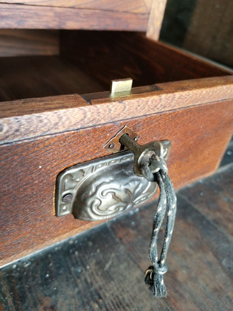 希少　大正　モダン　欅　無垢　アンティーク　レター　ラック　書類　小物入れ　鍵付