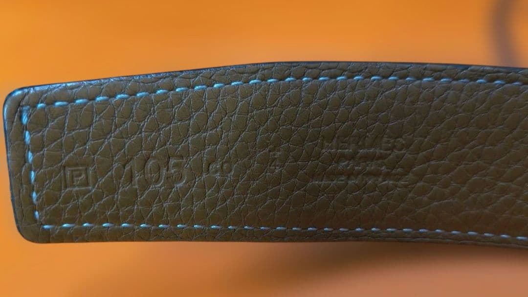 だ*い様 エルメス リバーシブル レザー ベルト 105 黒 茶 ▢P刻 バック