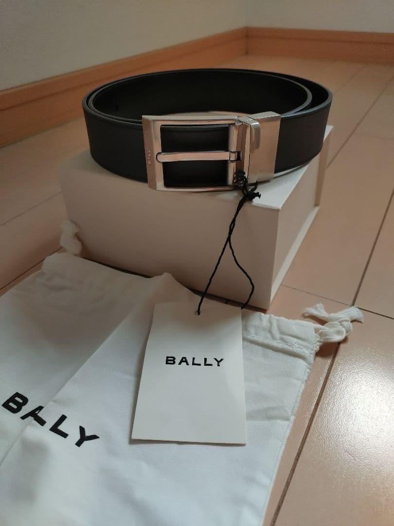 BALLY リバーシブルベルト　ブラック/ネイビー
