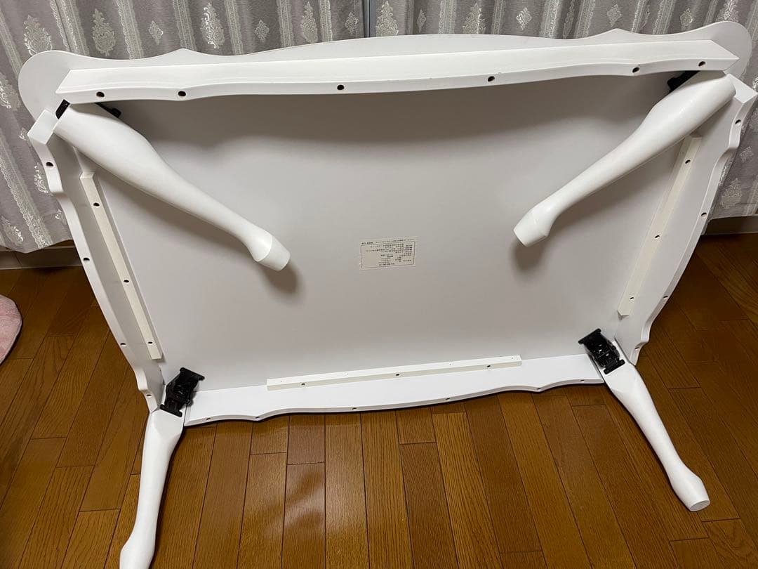 【10月20日頃迄】猫足テーブル 白テーブル 折りたたみ可