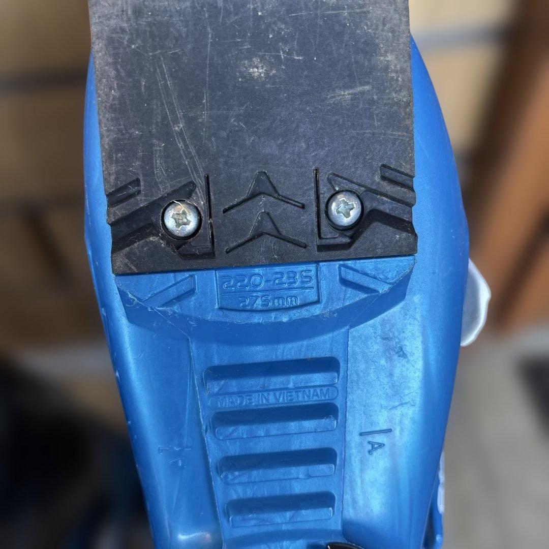 子供用スキー板とブーツのセット