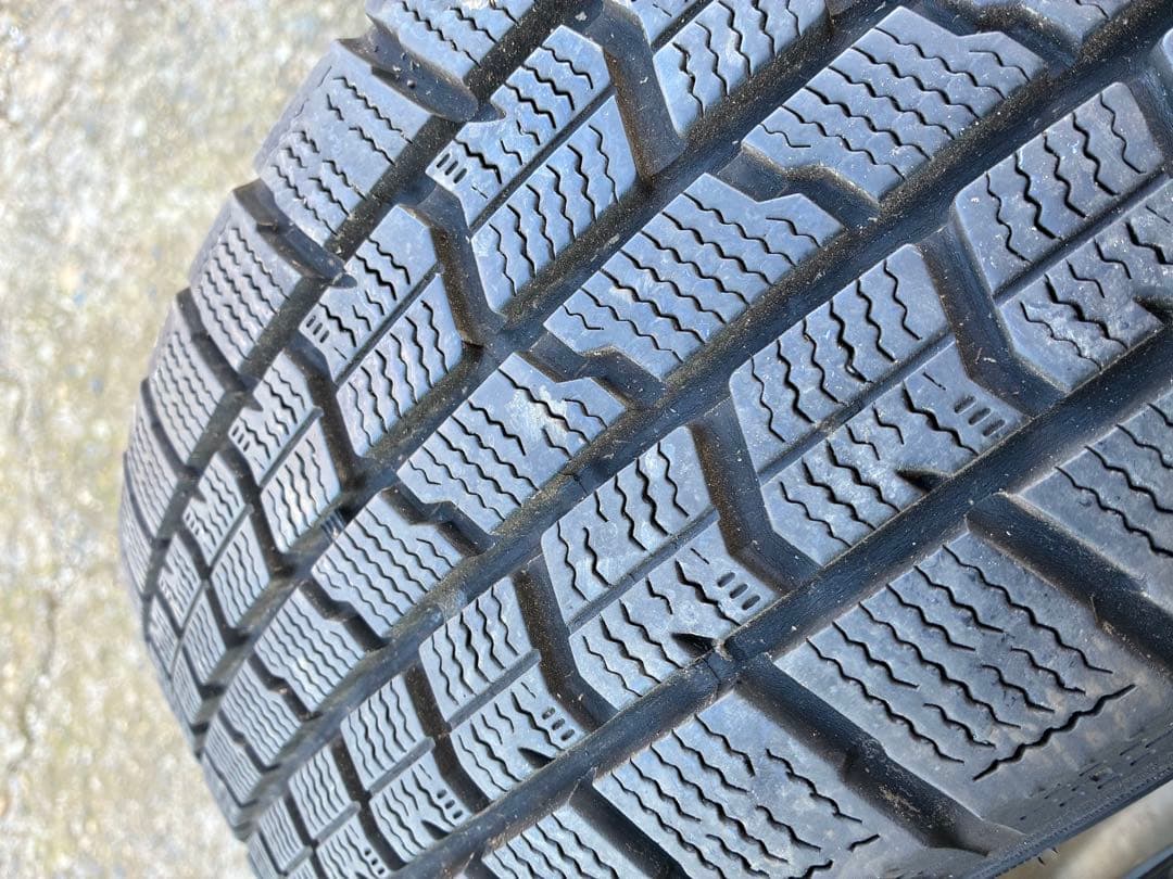 送料込　バリ山　プリウス　15インチ　スタッドレス　100 5穴　+40 6.5