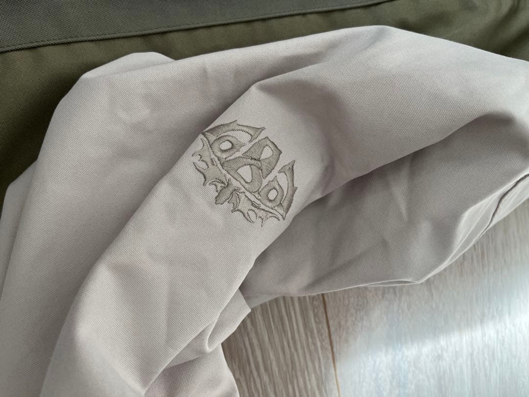 686（シックスエイトシックス）のスノーボードウェアセットアップ　新品未使用　L