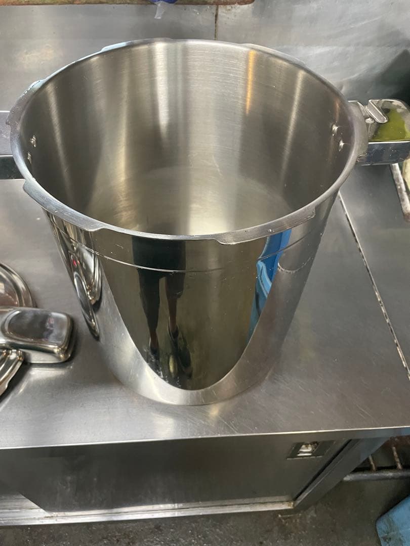 ワンダーシェフ　業務用圧力鍋　20リットル