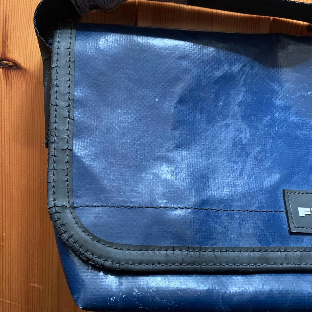 FREITAG フライターグ　メッセンジャーバッグ　ネイビー