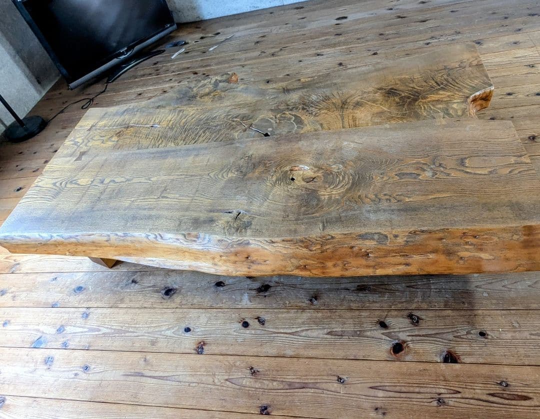 シオジ無垢板座卓