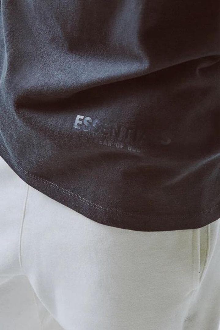 FOG Essentials エッセンシャルズ ロンT 黒 / 銀 Ｍ