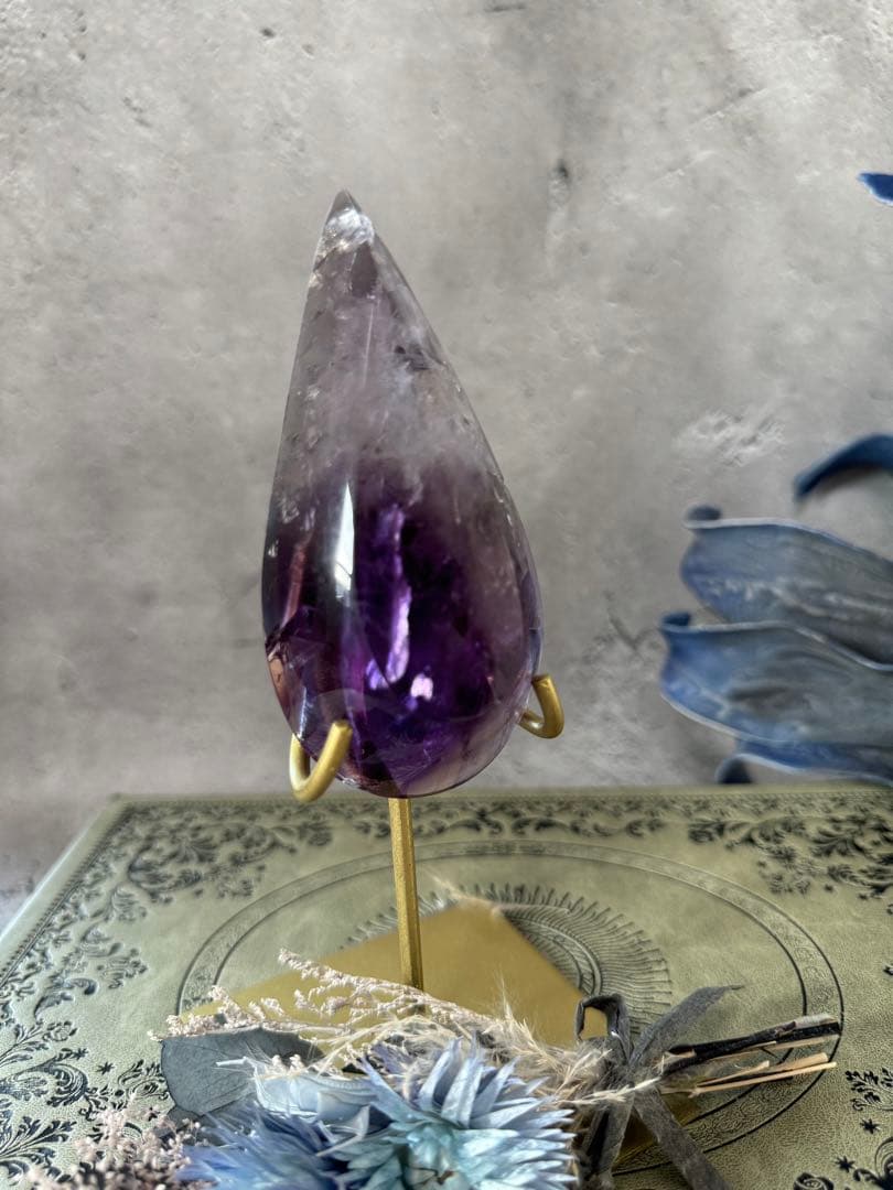 アメジストファントム　ドロップ　涙型　置物 スタンド付き