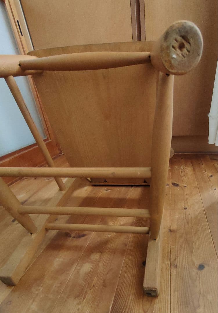 neko69になります。 アンティーク調　チャーチチェア　教会　椅子