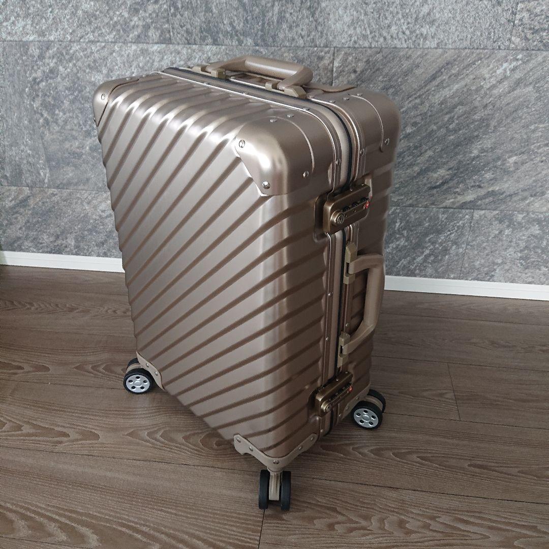 L 'ARMATURA 高級アルミスーツケース 【機内持ち込み】