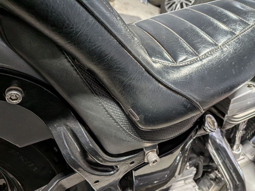 ハーレー　サンダンス コブラシート TC88 ソフテイル