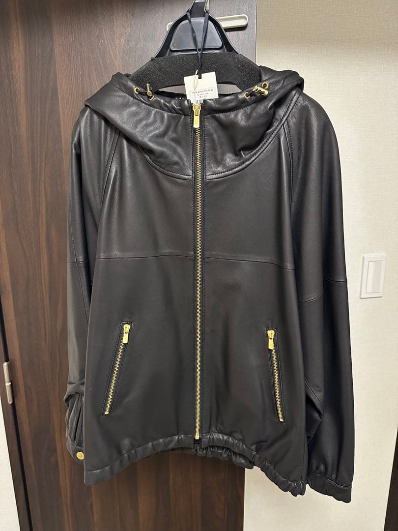 グレースコンチネンタル　ラムレザーライトブルゾン 羊革 フード ジップアップ