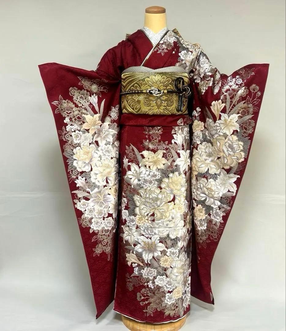 ゴージャス　エンジの牡丹に百合の金彩振袖フルセット